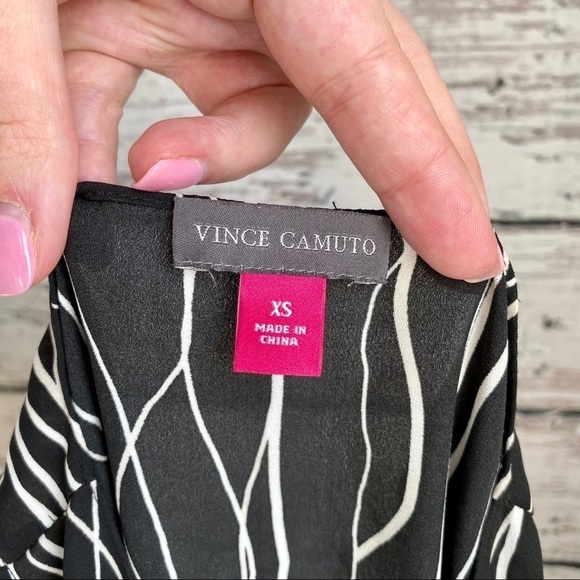 Vince Camuto black and white tank - Picture 5 of 6